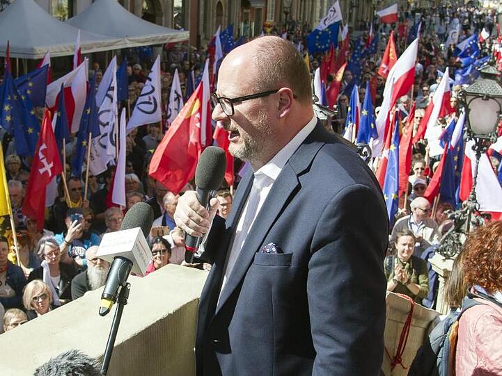 Der Bürgermeister von Danzig, Pawel Adamowicz, bei einer Kundgebung.