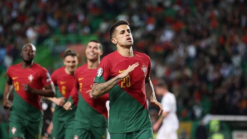 Bayerns João Cancelo trifft gegen Lichtenstein. Bayerns João Cancelo trifft gegen Lichtenstein.