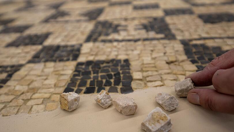 Das r&ouml;mische Mosaik wurde in den 1980er Jahren bei einer Grabung in Augsburg entdeckt.