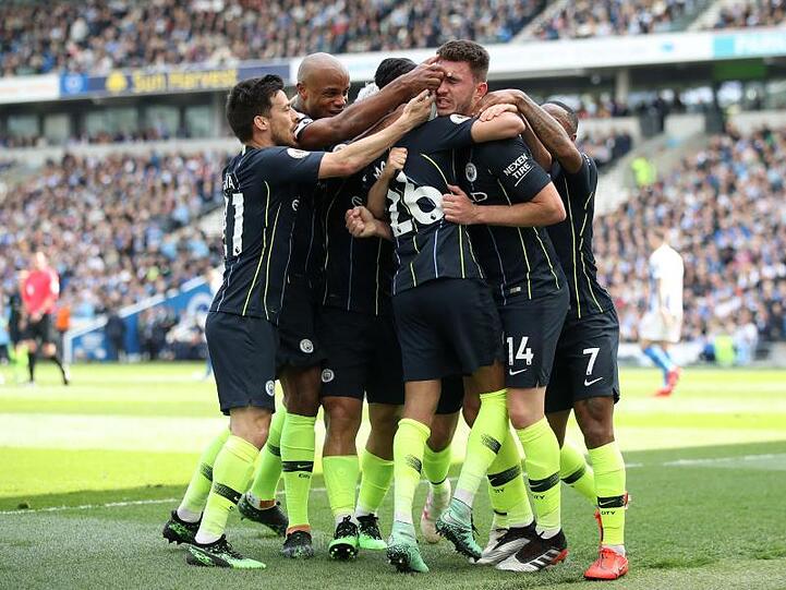 Manchester City bejubelt ihr Tor zum zwischenzeitlichen 2:1.