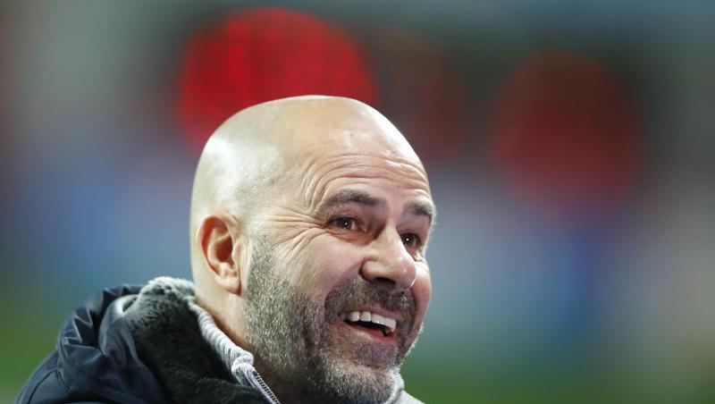 Leverkusens Trainer Peter Bosz vor dem Spiel.