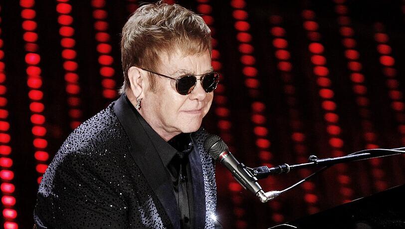 Elton John fällt kurz nach seinem Bühnen-Comeback wieder aus.