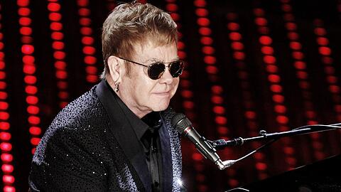 Elton John fällt kurz nach seinem Bühnen-Comeback wieder aus.