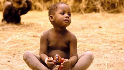 Ein Baby In Afrika - Viele von ihnen sind auf unsere Hilfe angewiesen. Ein Baby In Afrika - Viele von ihnen sind auf unsere Hilfe angewiesen.