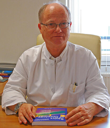 Professor Karl Reinhard Aigner hat bei Patient Harry Mattheis die so genannte Regionale Chemotherapie angewendet und damit desse Kehlkopf gerettet.