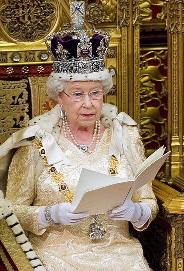 Queen Elizabeth II. wird am 21. April 92 Jahre alt und ist bekannt für ihren bunten Look.