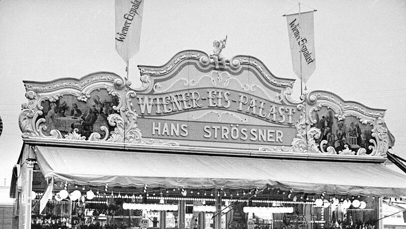 Ein fescher Stand, frisch herausgeputzt: der "Wiener Eispalast" auf der Wiesn im Jahr 1955. Ein fescher Stand, frisch herausgeputzt: der "Wiener Eispalast" auf der Wiesn im Jahr 1955.