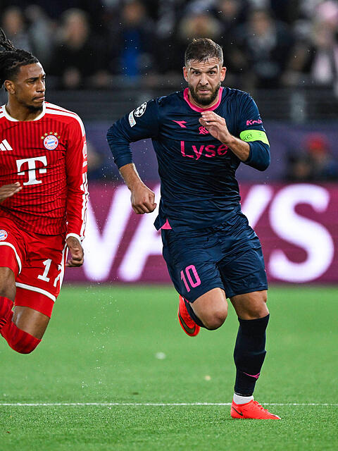 Michael Olise (l.) und Zlatko Tripic.