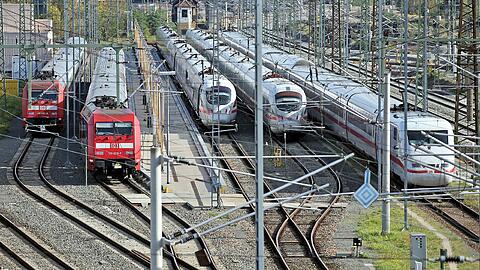 Die Züge drohen aufgrunde der festgefahrenen Verhandlungen zwischen Bahn und Lokführergewerkschaft GDL demnächst wieder stillzustehen.