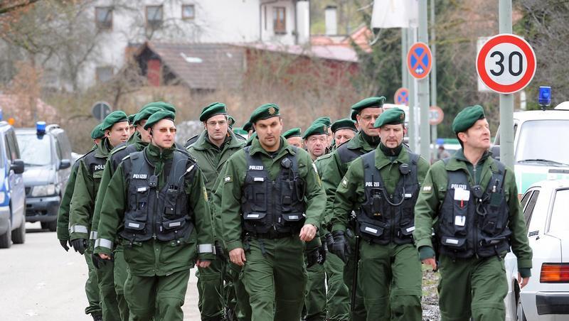 Amokmörder Tim K. ist tot, doch seine grauenvolle Tat hält die Polizei weiterhin in höchster Alarmbereitschaft. Amokmörder Tim K. ist tot, doch seine grauenvolle Tat hält die Polizei weiterhin in höchster Alarmbereitschaft.