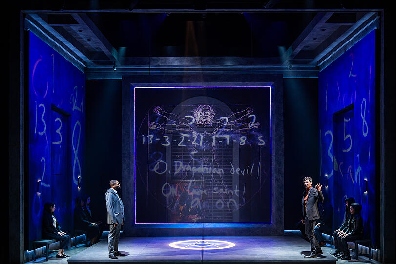 Der Da Vinci Code: Das Publikum darf sich auf einen fesselnden, rasanten B&uuml;hnen-Thriller und eine rundum unterhaltsame Show freuen.