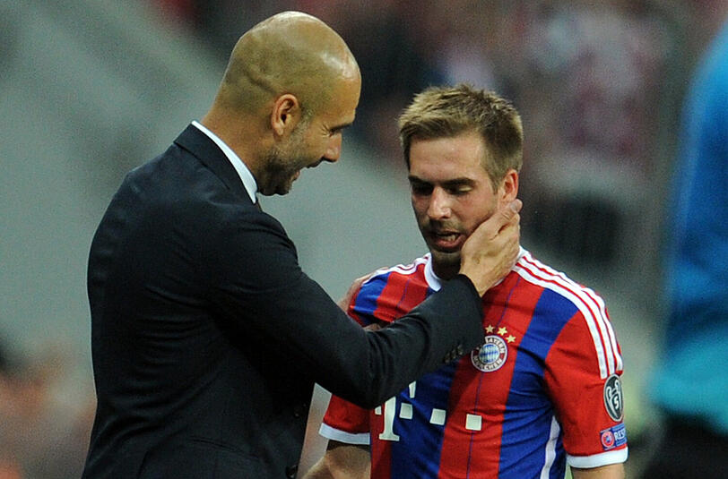 Pep Guardiola tröstet Philipp Lahm nach dem Aus gegen den FC Barcelona in der Champions League