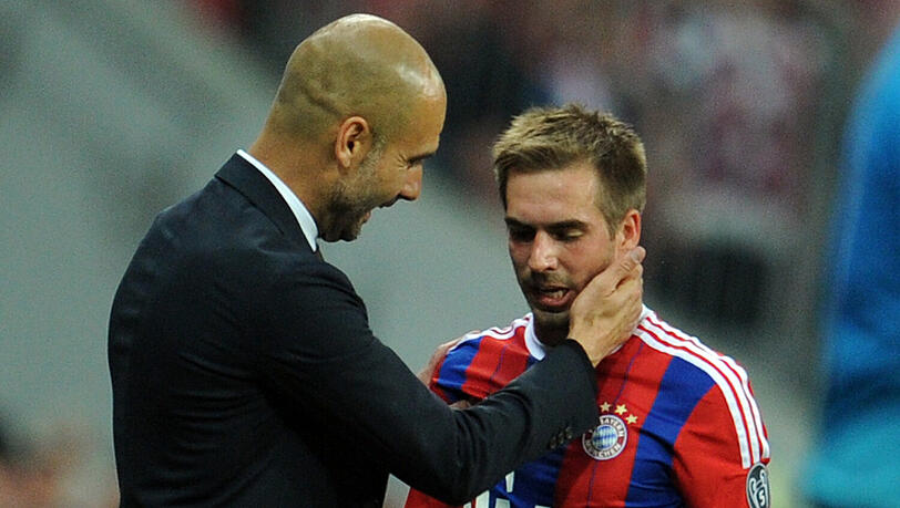 Pep Guardiola tröstet Philipp Lahm nach dem Aus gegen den FC Barcelona in der Champions League Pep Guardiola tröstet Philipp Lahm nach dem Aus gegen den FC Barcelona in der Champions League