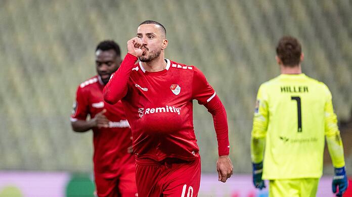 Sercan Sararer ist aktuell vereinslos und würde gerne für den TSV 1860 auflaufen. Daraus wird aber wohl nichts...