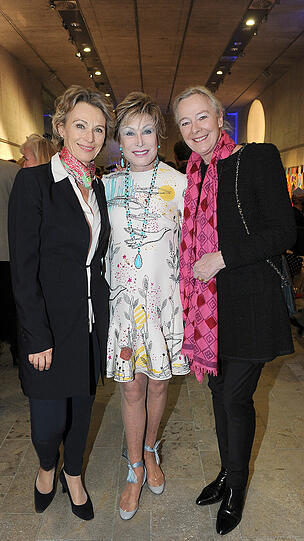 Illona Grübel mit Dr.med. Antje Kühnemann und Ursula Prinzessin von Hohenlohe.