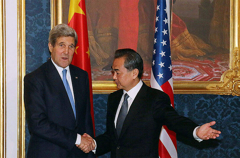 Außenminister Wang Yi bei einem früheren Treffen mit seinem US-Amtskollegen John Kerry.