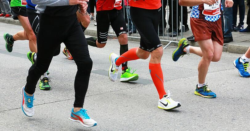 Sonnenschein und weiß-blauer Himmel: Beim München Marathon hatten die Teilnehmer perfekte Wetterbedingungen. Die Bilder zum Durchklicken.