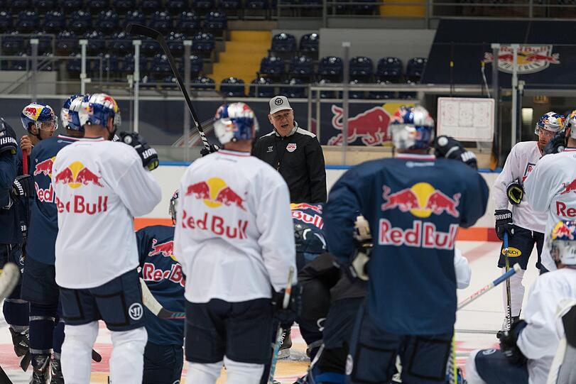 Der EHC ist am Freitag aufs Eis zurückgekehrt - die Bilder vom ersten Training.