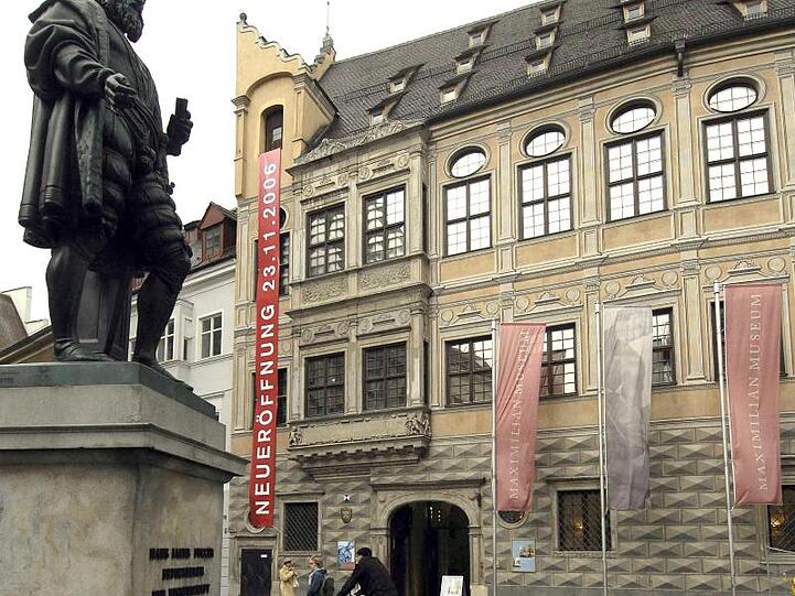 Außenansicht des Maximilianmuseums in Augsburg. Foto: Stefan Puchner/dpa