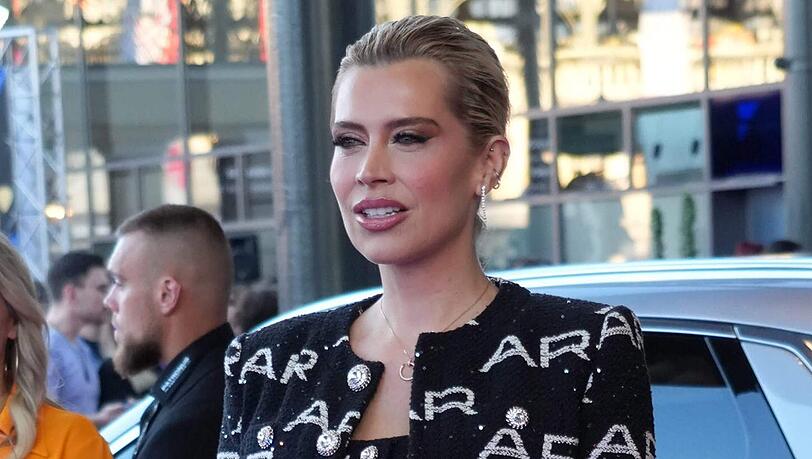 Verena Kerth spricht Klartext zu einer geklauten Promi-Jacke.