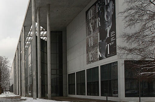 Die Pinakothek der Moderne ist wegen Renovierungsarbeiten geschlossen.