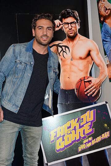 Vor allem junge Mädchen stellten sich stundelang an, um ein Foto mit ihrem Schwarm Elyas zu bekommen.
