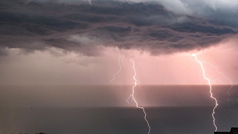 Ein Gewitter hat für zahlreiche Einsatze in Deggendorf gesorgt. (Symbolbild)