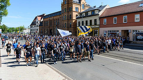 Fanmarsch der Jena-Anhänger in der Innenstadt vor der Partie gegen den TSV 1860 im Mai.