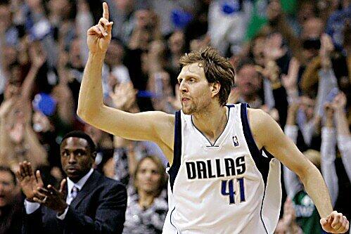 Dirk Nowitzki weist den Weg