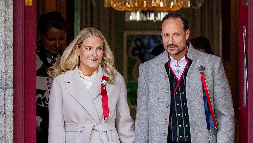 Mette-Marit ist Königin, ihr Ehemann Haakon der neue König von Norwegen. Mette-Marit ist Königin, ihr Ehemann Haakon der neue König von Norwegen.