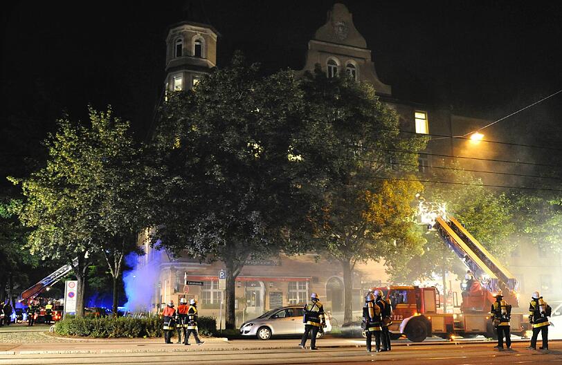 Feuer in der Einsteinstraße: Die Bilder