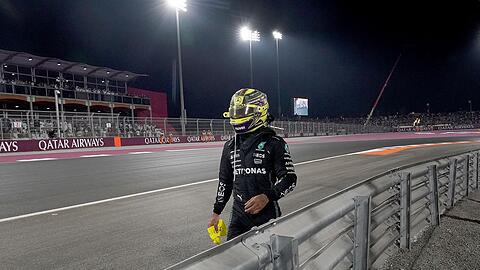 Ex-Formel-1-Weltmeister Lewis Hamilton war in Katar zu Fuß in die Boxengasse zurückgekehrt.