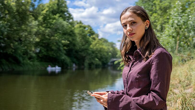 Theresia (23) wurde ein Opfer digitaler Gewalt. Theresia (23) wurde ein Opfer digitaler Gewalt.
