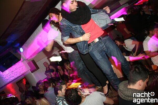 Garden & Restaurant im Crown?s Club (Samstag 17.12.2012). Noch mehr Fotos sehen sie unter: www.nachtagenten.de.