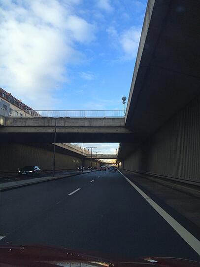 "Großstadt a la Ludwig Hilberseimer wagen", fordert Mathieu Wellner für die Tegernseer Landstraße. Die Infrastruktur ist schon da.