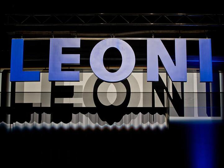 Das Logo der Leoni AG. Foto: Daniel Karmann/dpa/Archivbild