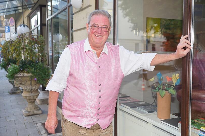 Rentner Josef Prestel: "Mein Wunsch an die neue Regierung ist, dass sie offener ist. Für das Klima sind aus meiner Sicht alle. Schwer zu sagen, was ich mir konkret von der neuen Regierung erhoffe. Ich habe jahrelang als Unternehmer gearbeitet und war in der gehobenen Gastronomie. Für die Gastronomie und für Unternehmer ist das Programm der CSU immer noch das beste. Ich werde schwarz wählen, obwohl Markus Söder mir als Kanzlerkandidat lieber gewesen wäre als Laschet. Ich habe schon immer CSU gewählt."