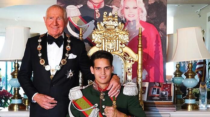 Stolz: Frederic von Anhalt und Adoptiv-Sohn Kevin