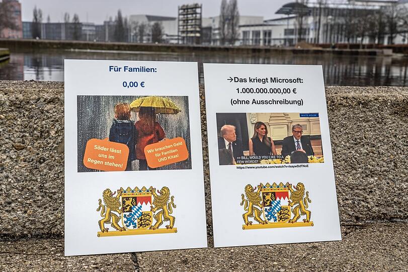 Demonstration in München: Eltern und Erzieher protestieren gegen das Kinderstartgeld-Aus der Bayerischen Staatsregierung. Demonstration in München: Eltern und Erzieher protestieren gegen das Kinderstartgeld-Aus der Bayerischen Staatsregierung.