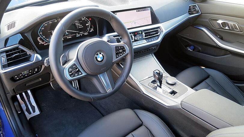 Ein Bild von einem Cockpit - das dank iDrive-Controller und Sprachsteuerung noch nutzerfreundlicher wurde.