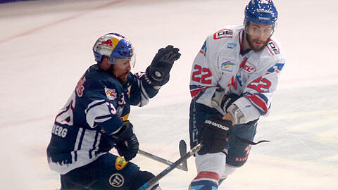 Am Sonntag treffen die Nationalspieler Matthias Plachta(Mannheim) und Yannic Seidenberg (EHC Red Bull Muenchen) aufeinander. Dieses Bild stammt aus dem Vorjahr.