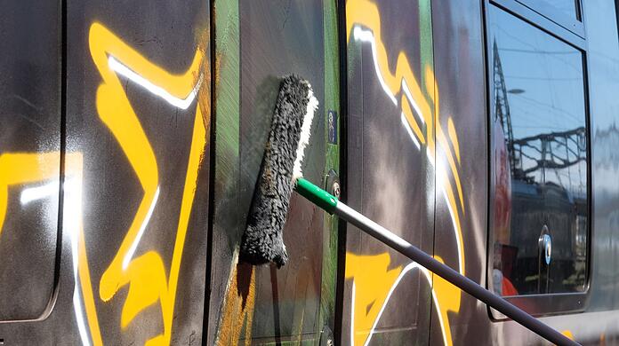 Vor allem in Ballungsräumen hat die Bahn mit Graffiti-Delikten zu kämpfen.