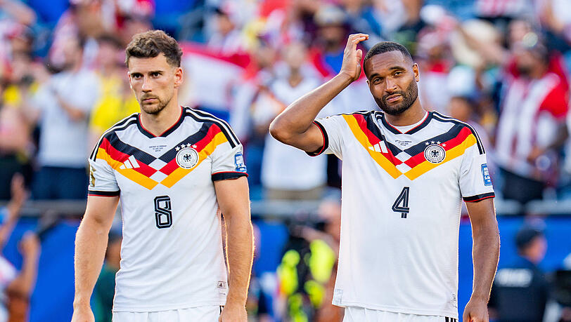 Leon Goretzka (li.) wollte nicht schießen, Jonathan Tah (re.) trat an und verschoss. Leon Goretzka (li.) wollte nicht schießen, Jonathan Tah (re.) trat an und verschoss.