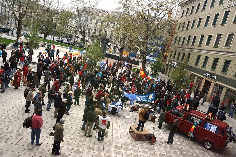 Ostermarsch durch München - die Bilder.