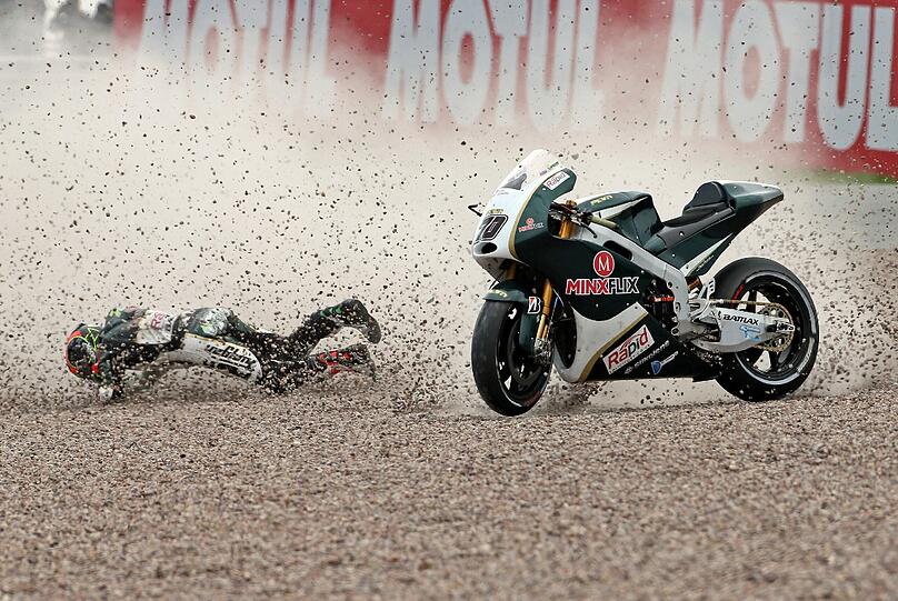 Schmerzhaft: Michael Laverty vom Paul Bird Motorsport-Team stürzt beim Training.