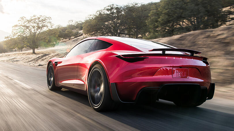 Supersportler unter Strom: Tesla-Chef Musk strebt für den Roadster eine Reichweite von 1.000 Kilometern an.