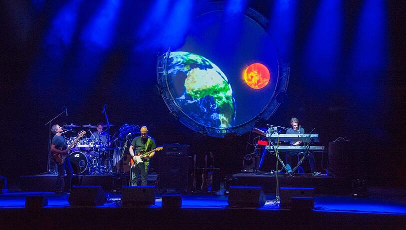 echoes zeigt mit immenser Spielfreude, Liebe zum Detail und druckvollem Sound, dass die komplexen Pink-Floyd-Epen heute noch genauso faszinierend und aktuell sind wie zur Zeit ihrer Entstehung. echoes zeigt mit immenser Spielfreude, Liebe zum Detail und druckvollem Sound, dass die komplexen Pink-Floyd-Epen heute noch genauso faszinierend und aktuell sind wie zur Zeit ihrer Entstehung.