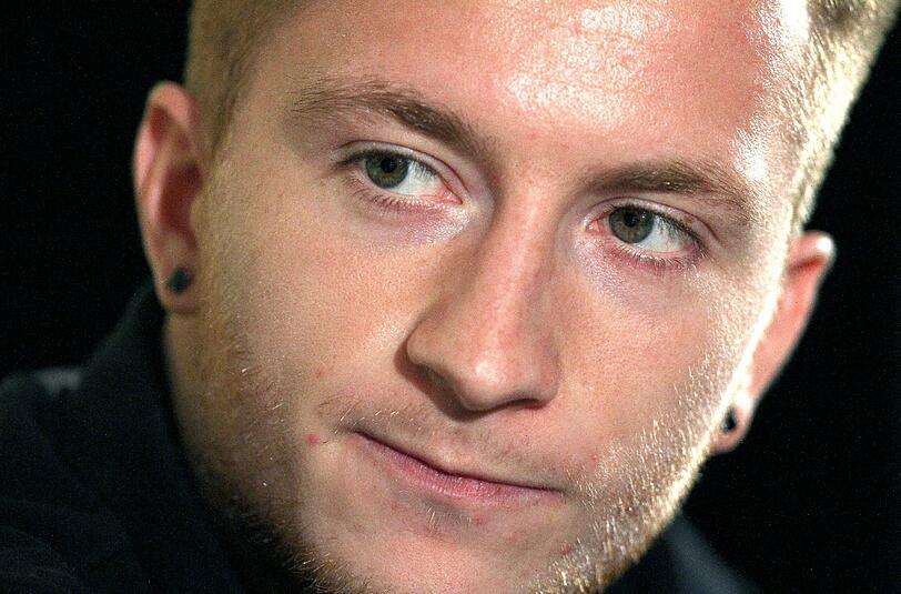 Marco Reus verkauft im Internet T-Shirts und Pullover