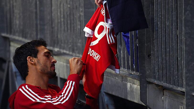 MATS HUMMELS - OHNE NOTE: Kam zu spät für eine Bewertung.