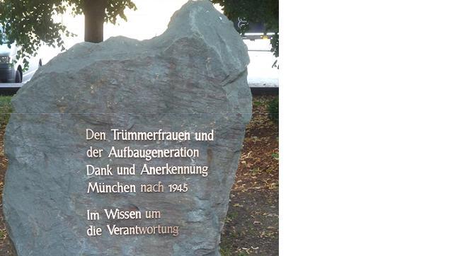 Der Gedenkstein für die Trümmerfrauen. Der Gedenkstein für die Trümmerfrauen.